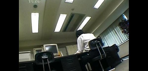  Yui Tokui fucks with vibrator at office